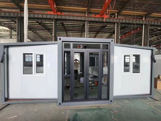Kerangka baja galvanis 40ft Kontainer yang dapat diperluas Rumah dengan pipa siap pakai dan T65mm EPS Color Steel Plate Wallboard
