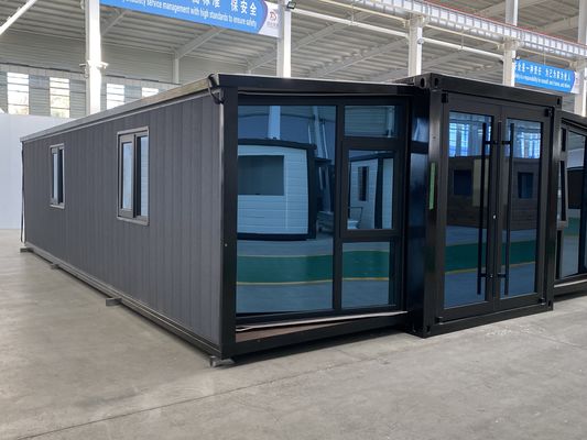 Double Wing Container House dengan Balkon dan Struktur Baja Solusi Akomodasi Situs Konstruksi Ultimate