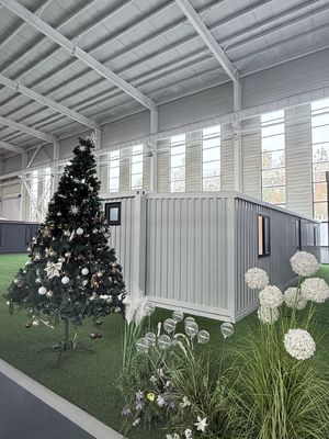 Galvanized Steel 40ft Expandable Container Home Dua Kamar Tidur Ruang Master Dengan Plastik Steel Sliding Window 920*920mm Dan Ukuran Lipat